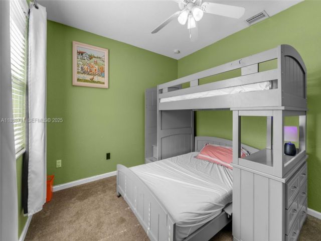 [PHOTO]