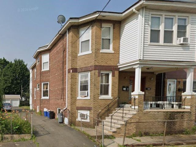  5 BR,  3.00 BTH &nbsp; style home in Kearny