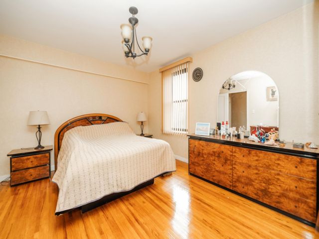  1 BR,  1.00 BTH &nbsp;Co-op style home in Brooklyn