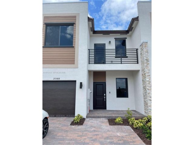  4 BR,  3.00 BTH &nbsp; style home in Miami
