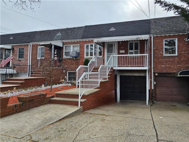  3 BR,  2.00 BTH &nbsp;Multi-family style home in Marine Park