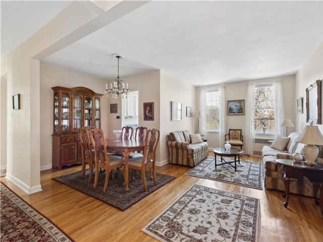  3 BR,  1.00 BTH &nbsp;Co-op style home in Bay Ridge