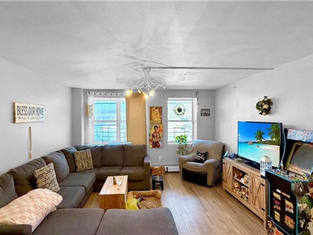  2 BR,  1.00 BTH &nbsp;Condominium style home in Far Rockaway