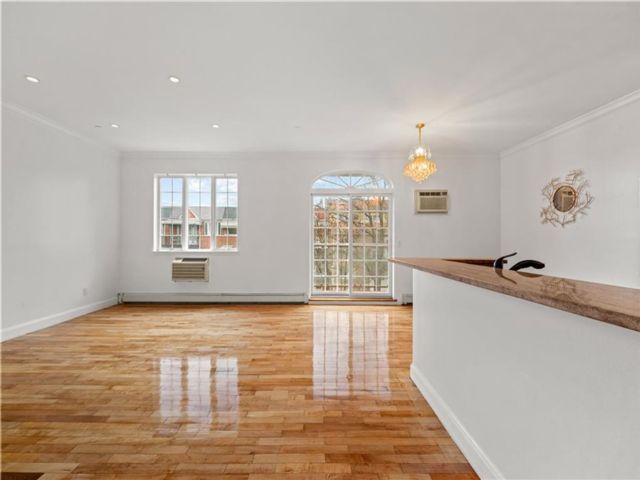 [Bensonhurst Real Estate, listing number 3334667]