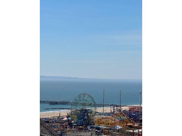  2 BR,  2.00 BTH &nbsp;Co-op style home in Brighton Beach