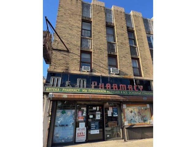 Studio,  0.00 BTH &nbsp;Commercial style home in Midwood