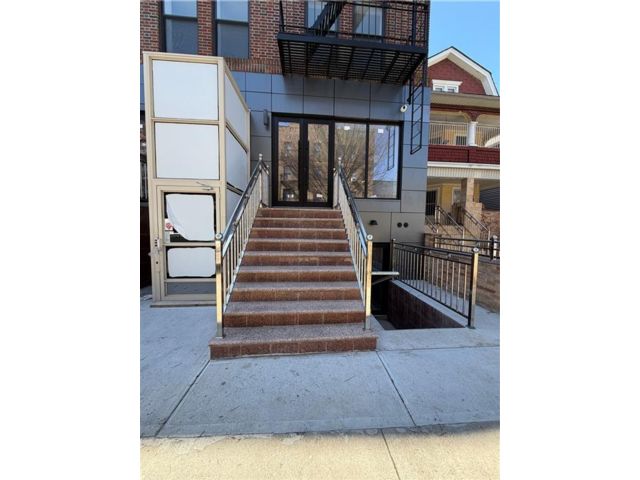 Studio,  0.00 BTH &nbsp;Office style home in Midwood