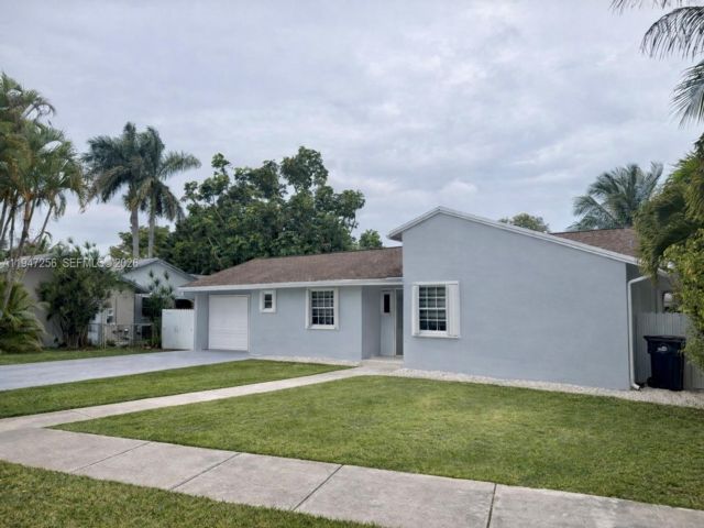  3 BR,  2.00 BTH &nbsp;European style home in Cutler Bay