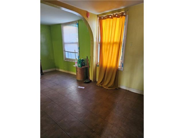  2 BR,  2.00 BTH &nbsp;Single family style home in West Brighton