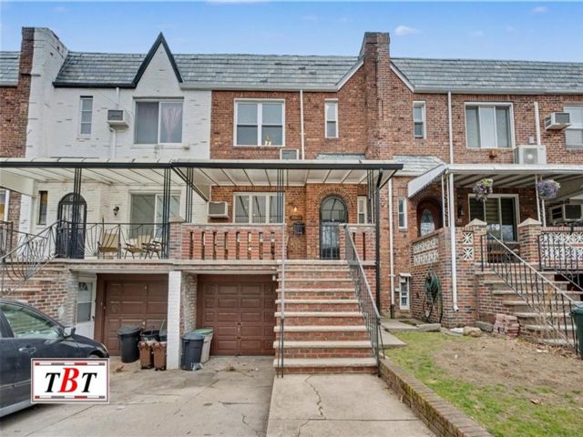  3 BR,  3.00 BTH &nbsp;Single family style home in Sheepshead Bay