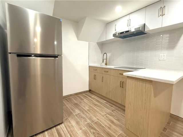 Studio,  1.00 BTH &nbsp;Multi-family style home in Bath Beach