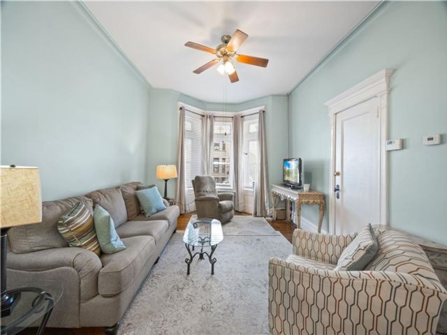  6 BR,  3.00 BTH &nbsp;Multi-family style home in Sunset Park