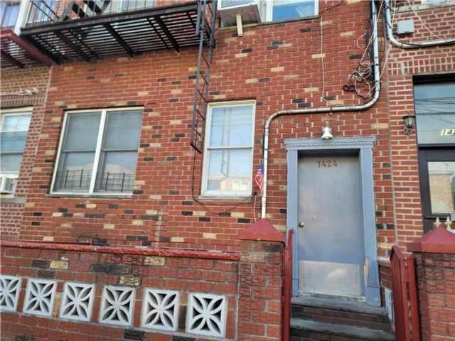Studio,  0.00 BTH &nbsp;Multi-family style home in Bensonhurst