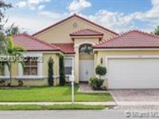  4 BR,  2.50 BTH &nbsp; style home in Pembroke Pines