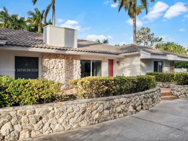  4 BR,  4.00 BTH &nbsp; style home in Hollywood