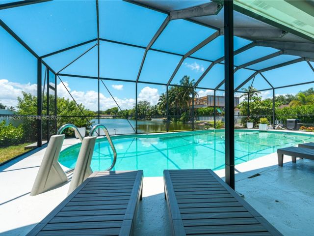  3 BR,  2.00 BTH &nbsp; style home in Miami