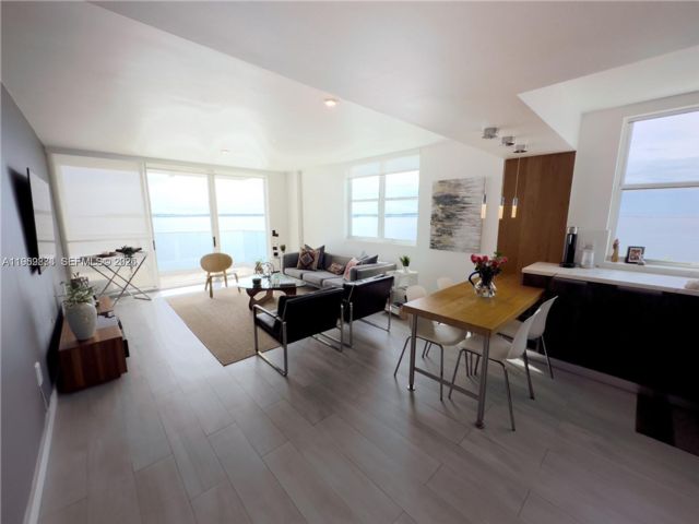  2 BR,  2.00 BTH &nbsp; style home in Miami