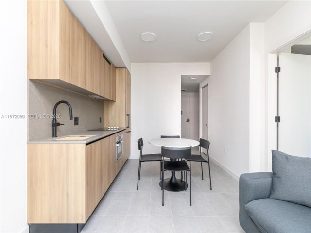  1 BR,  2.00 BTH &nbsp; style home in Miami