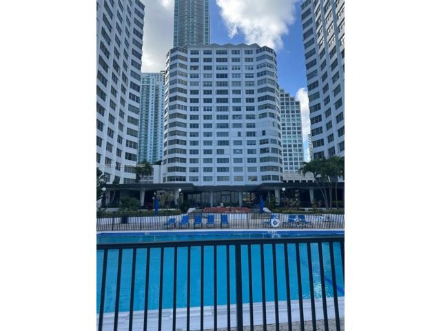  2 BR,  2.00 BTH &nbsp; style home in Miami