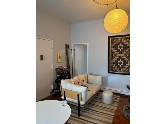  2 BR,  1.00 BTH &nbsp;Multi-family style home in Fort Greene