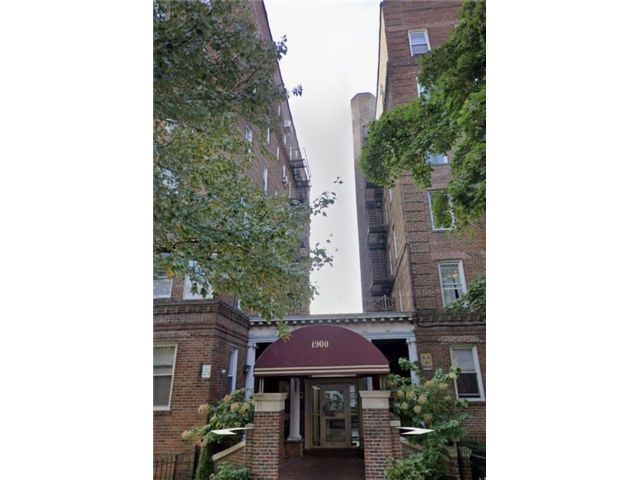 Studio,  1.00 BTH &nbsp;Co-op style home in Midwood