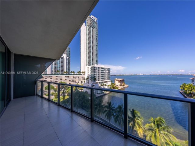  2 BR,  2.00 BTH &nbsp; style home in Miami