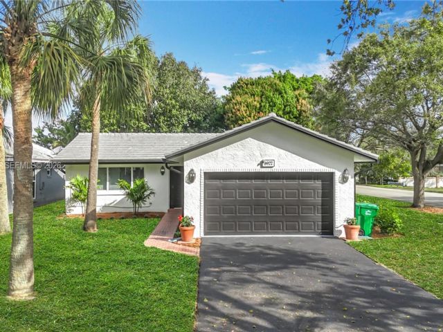  3 BR,  2.00 BTH &nbsp; style home in Coral Springs