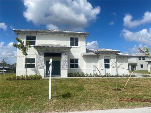  5 BR, 16.00 BTH &nbsp; style home in Homestead