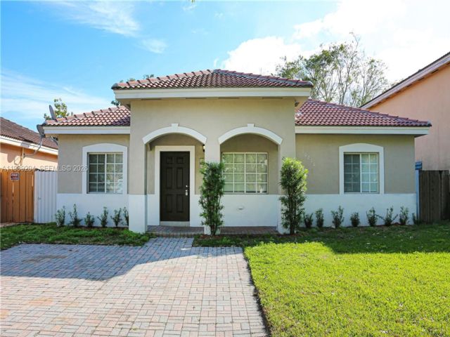  3 BR,  2.00 BTH &nbsp; style home in Miami