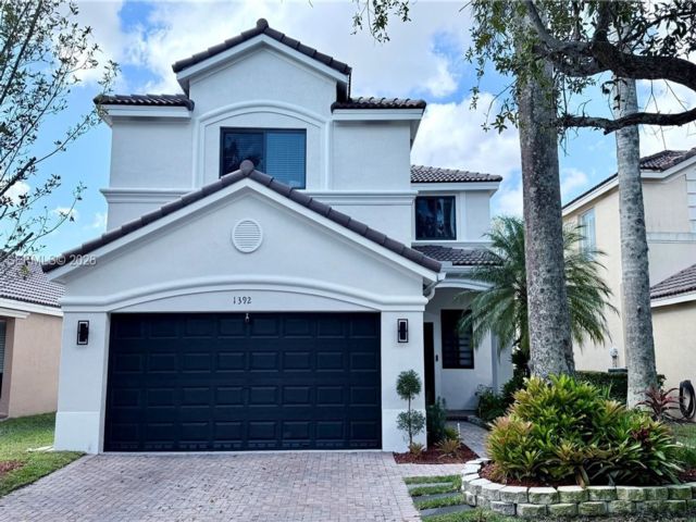  4 BR,  2.50 BTH &nbsp; style home in Weston