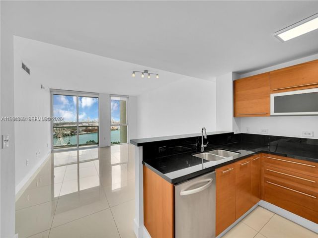  1 BR,  1.00 BTH &nbsp; style home in Miami