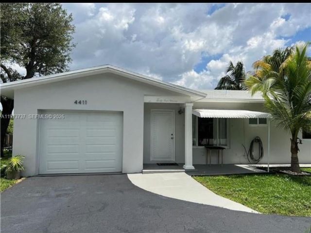  2 BR,  2.00 BTH &nbsp; style home in Davie