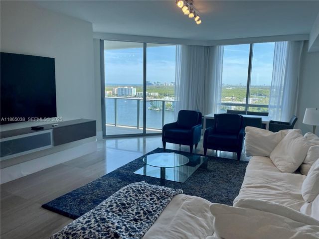  3 BR,  3.50 BTH &nbsp; style home in North Miami Beach