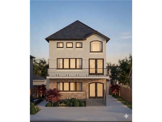  3 BR,  4.00 BTH &nbsp;Single family style home in Midwood