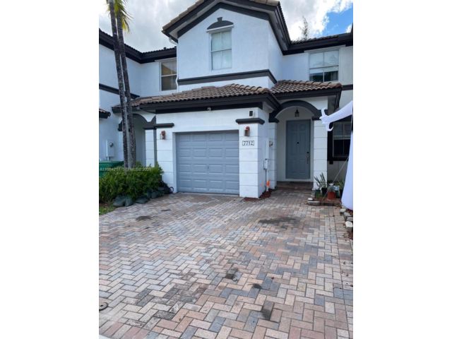  3 BR,  2.50 BTH &nbsp;Townhouse style home in Medley