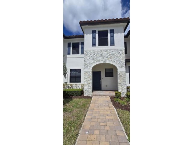  3 BR,  2.50 BTH &nbsp;Townhouse style home in Homestead