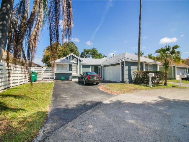  3 BR,  2.00 BTH &nbsp; style home in Miami
