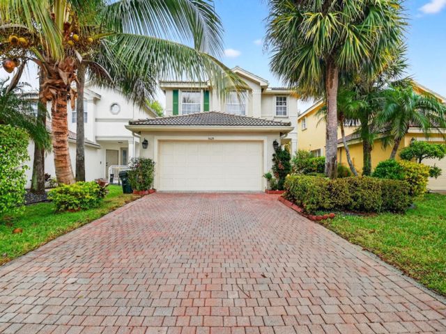  4 BR,  2.50 BTH &nbsp; style home in Greenacres