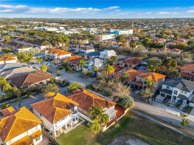  4 BR,  3.00 BTH &nbsp; style home in Miami