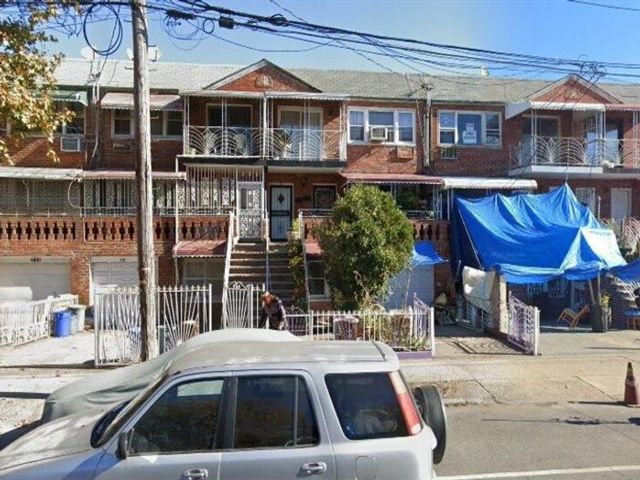  9 BR,  3.00 BTH &nbsp;Multi-family style home in East Flatbush
