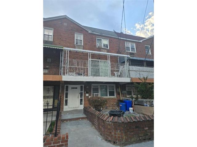 Studio,  0.00 BTH &nbsp;Multi-family style home in Canarsie