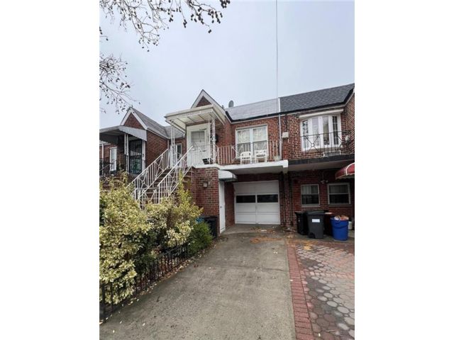  3 BR,  2.00 BTH &nbsp;Multi-family style home in Old Mill Basin