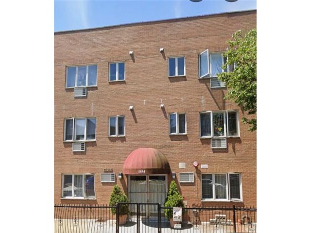  2 BR,  1.00 BTH &nbsp;Condominium style home in Bensonhurst