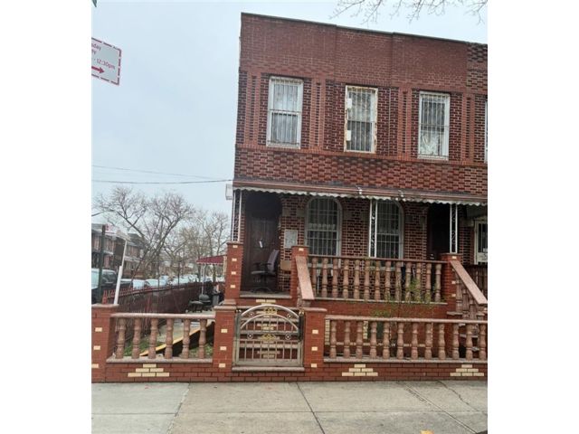 Studio,  0.00 BTH &nbsp;Multi-family style home in Flatbush