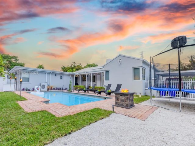  3 BR,  2.00 BTH &nbsp; style home in Coral Gables