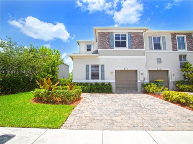  4 BR,  3.00 BTH &nbsp;European style home in Homestead