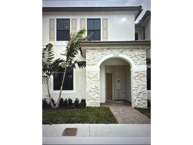  3 BR,  2.50 BTH &nbsp;Townhouse style home in Homestead