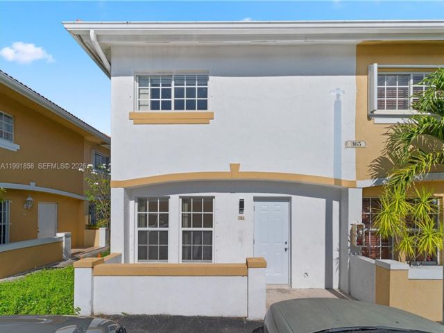  3 BR,  3.00 BTH &nbsp; style home in Miami