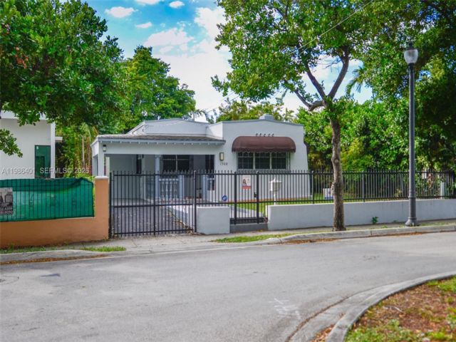  3 BR,  2.00 BTH &nbsp;Other style home in Coral Gables
