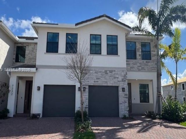  4 BR,  2.50 BTH &nbsp;Townhouse style home in Davie